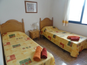 Twin Bedded room in an apartment at playamarina II